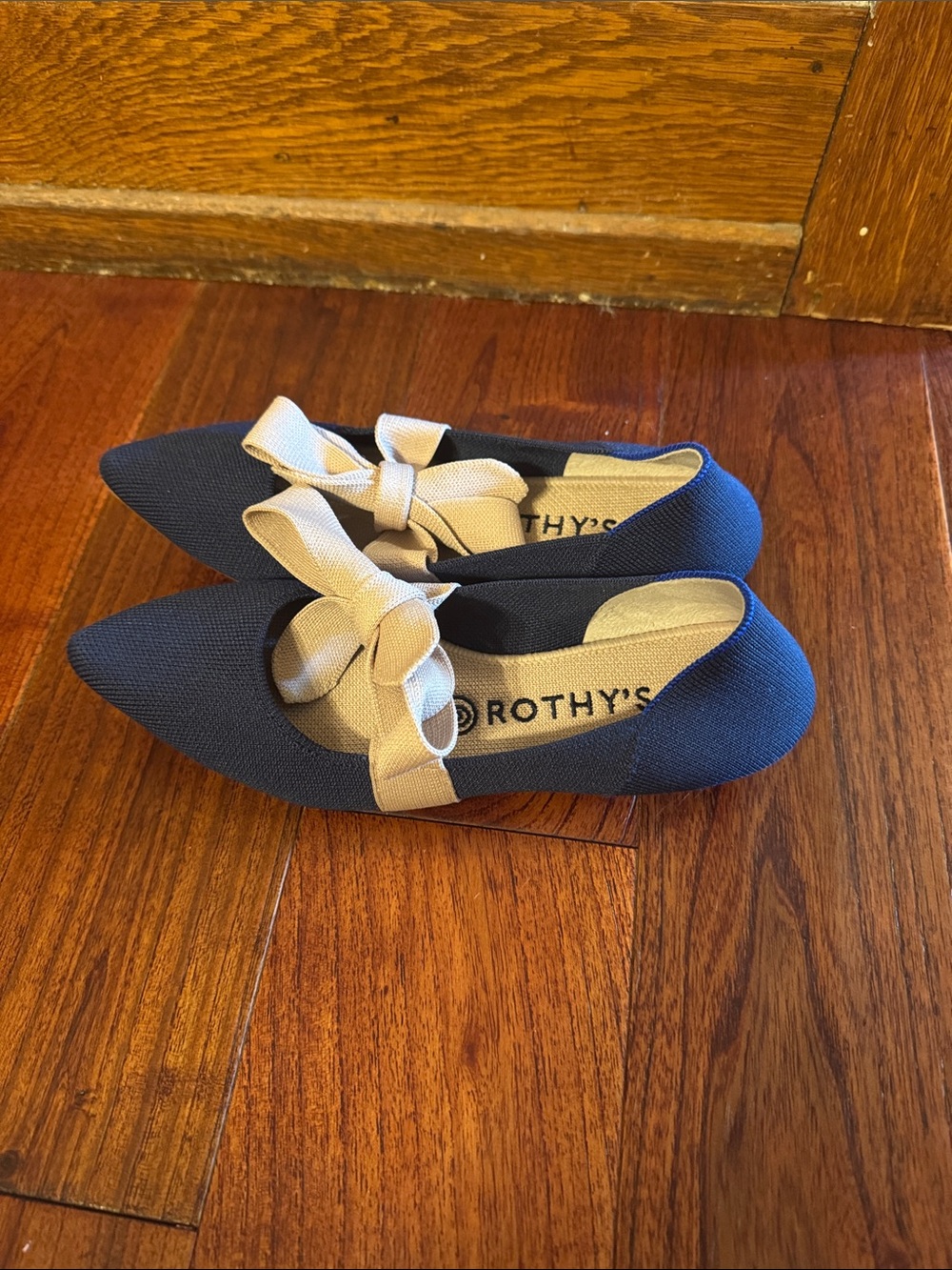 Rothy’s Mary Jane Bow Flats Navy and Pink 7.5 Retired Shoe Whimsy Soft Feminine - Picture 5 of 5